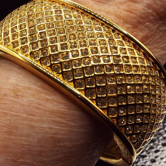 SWAROVSKI GOLDEN CRYSTAL LATTICE DESIGN WIDE CLAMPER BRACELET 54 - Picture 4 of 6